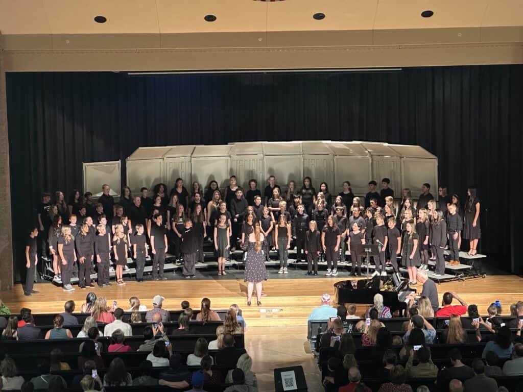 Coal Ridge Middle School's 6th Grade and 7th Grade choirs had a beautiful performance on Wednesday evening!